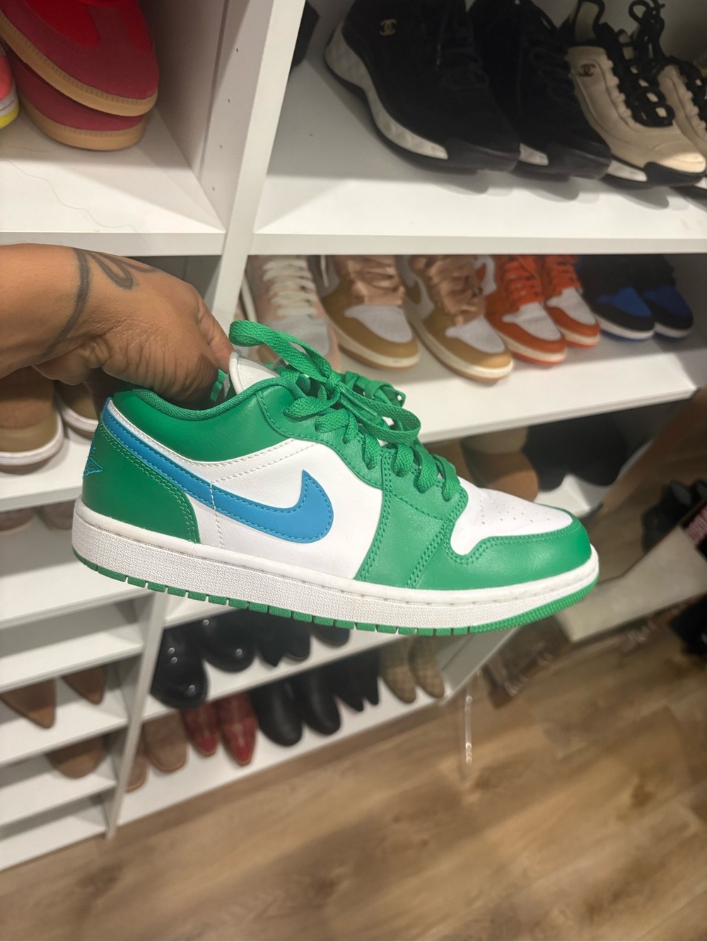 Nike Low-Top Sneakers in Green, White & Blue